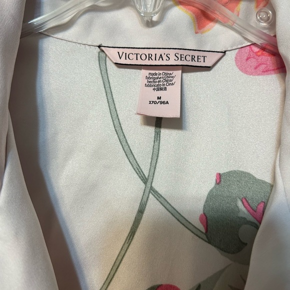 Victoria's Secret satin Floral romper - Picture 4 of 5